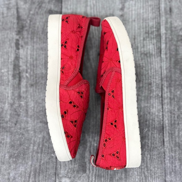 Koolaburra by UGG Amiah Lace Floral Slip-On Sneakers [S3231] - Picture 3 of 9